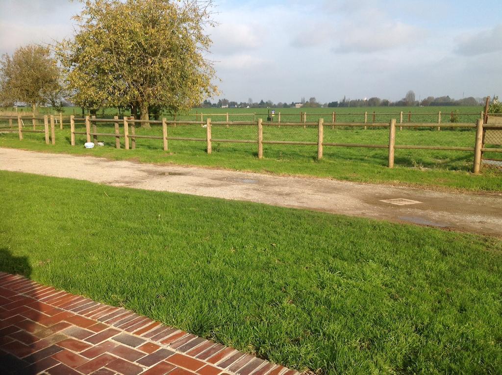 Amfreville-la-Campagne Le Saint Aubin- Maison D Hotes Dans Ce Monastere Du 16 Siecle מראה חיצוני תמונה